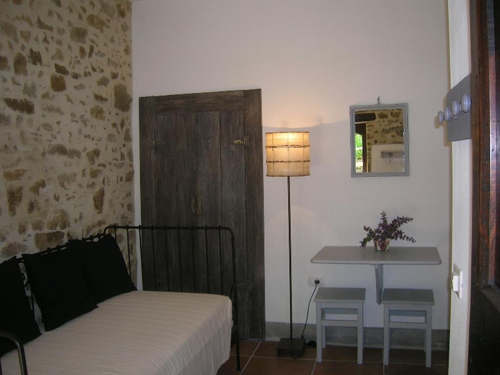 Agriturismo Caresto Villa Carbonesca Esterno foto